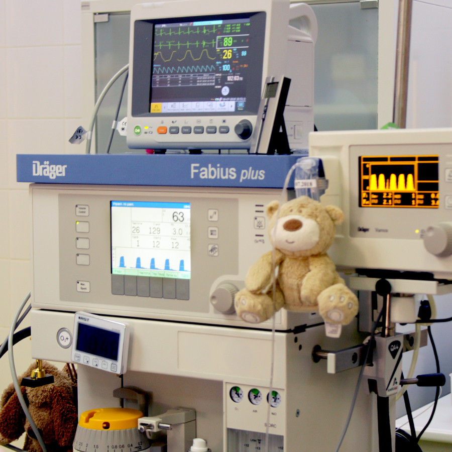 Точный контроль уровня анестезии определяется содержание газообразных аппаратом Vamos.